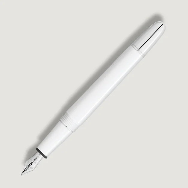 Montblanc Meisterstück Classique White Fountain Pen